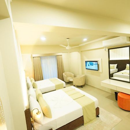 Hotel Grand Amanee Ratnapura Exterior photo
