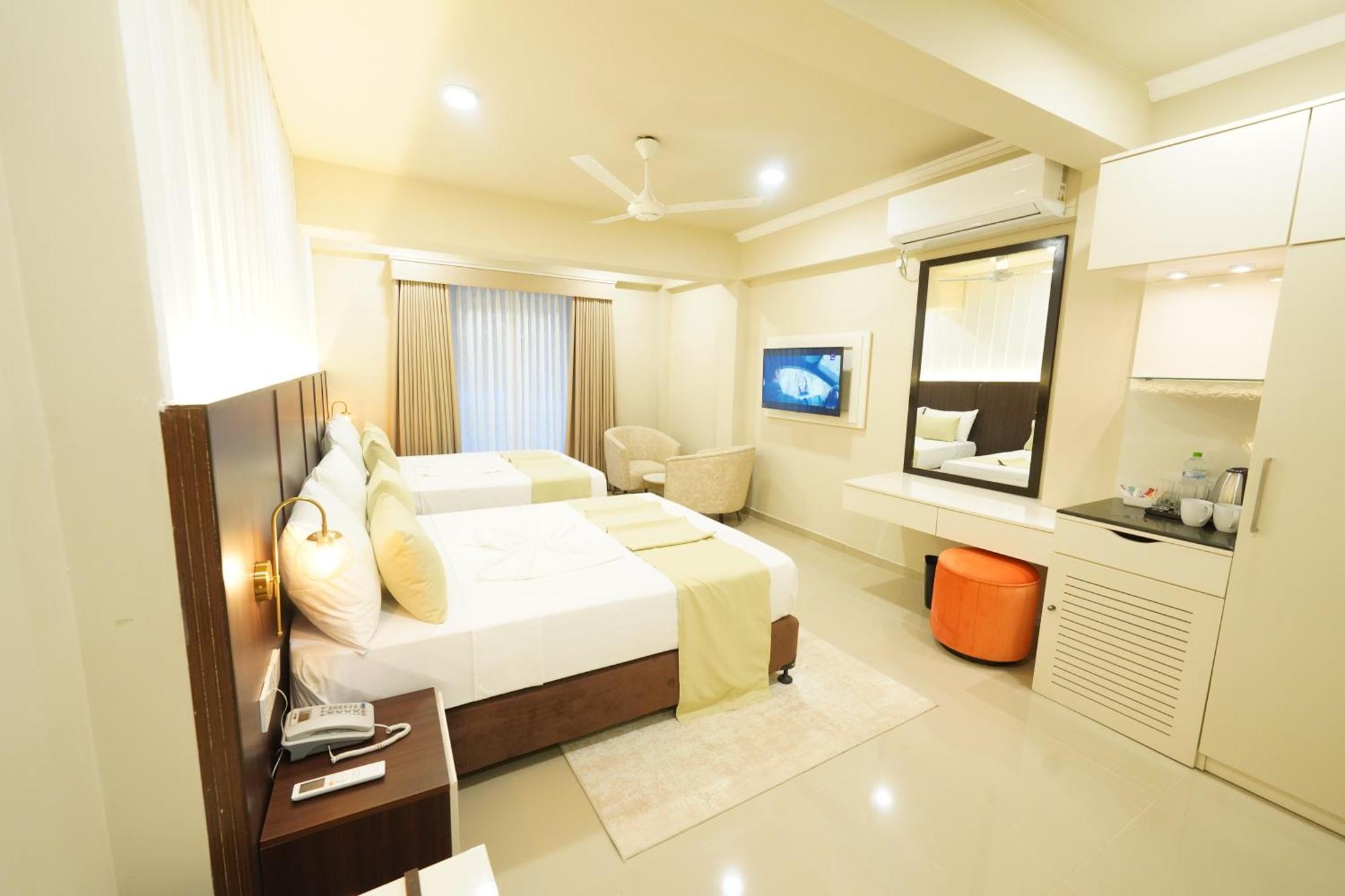Hotel Grand Amanee Ratnapura Exterior photo