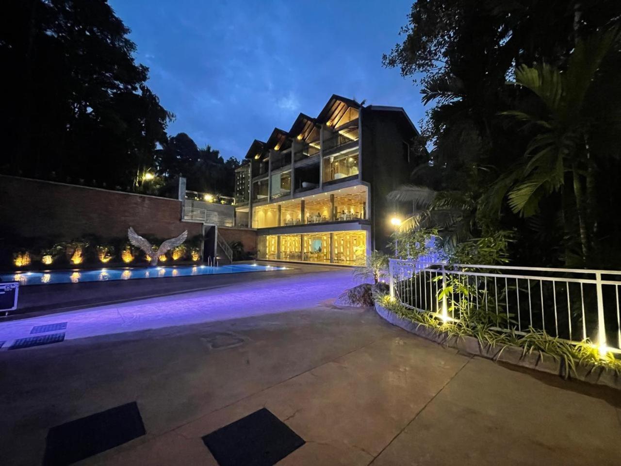 Hotel Grand Amanee Ratnapura Exterior photo