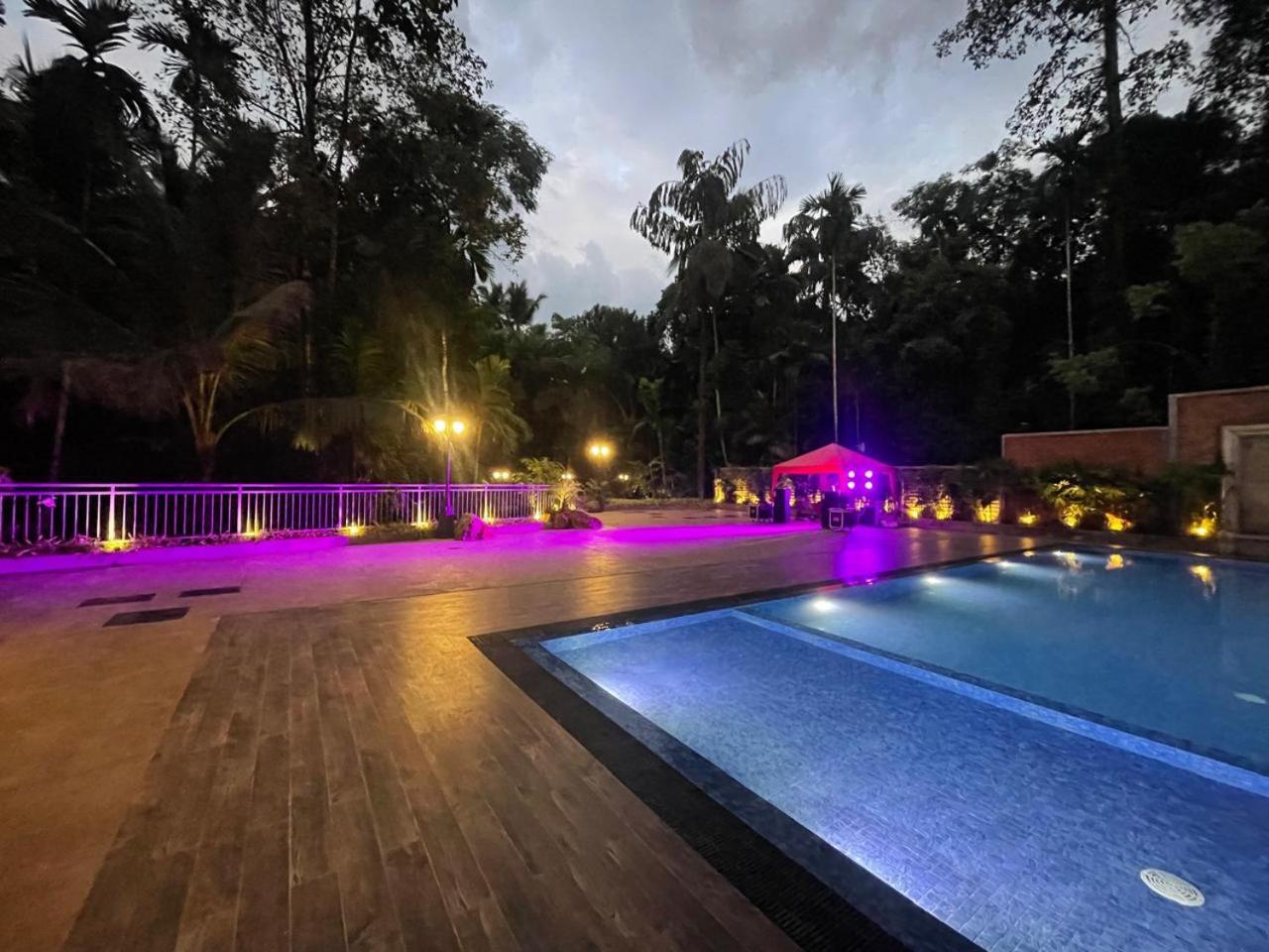 Hotel Grand Amanee Ratnapura Exterior photo
