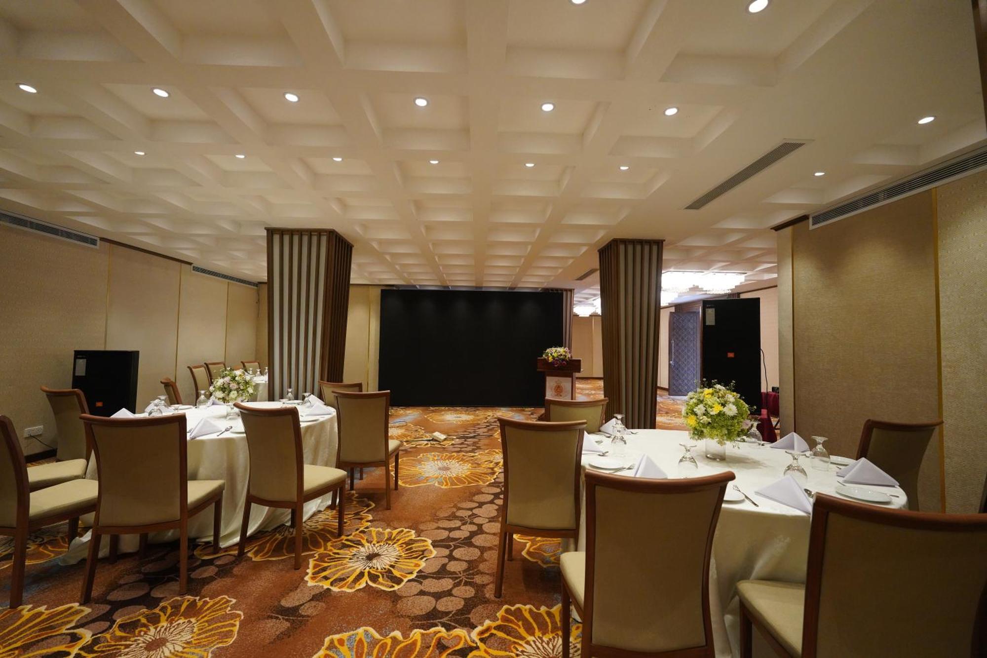 Hotel Grand Amanee Ratnapura Exterior photo