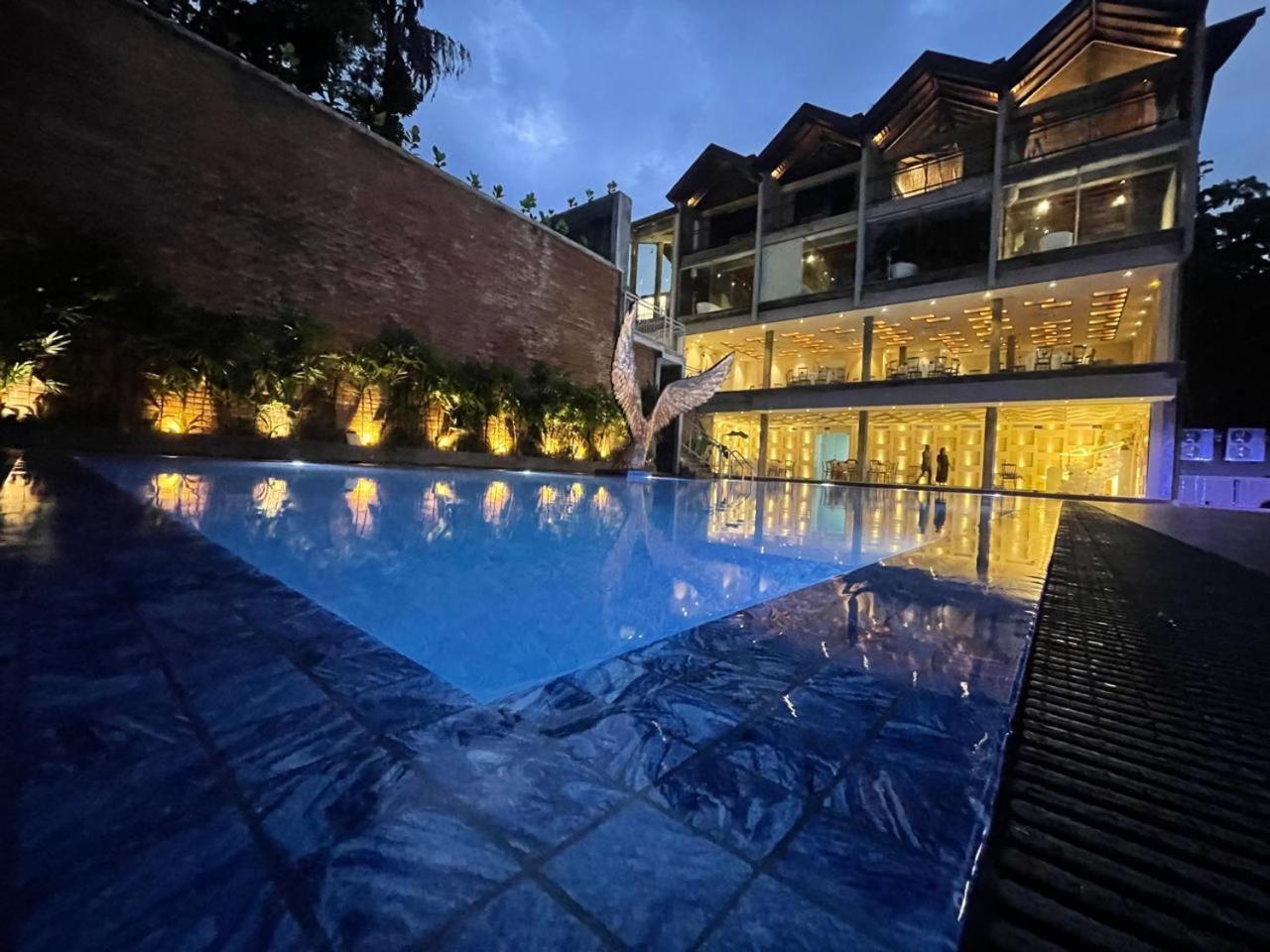 Hotel Grand Amanee Ratnapura Exterior photo