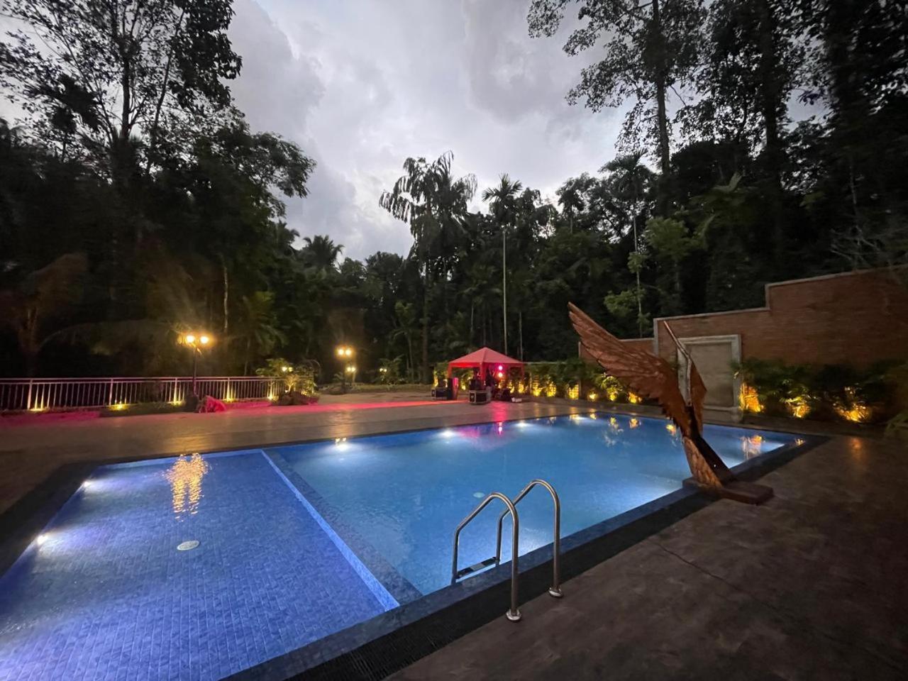 Hotel Grand Amanee Ratnapura Exterior photo